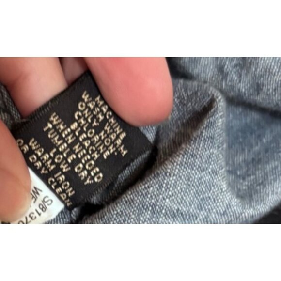 Banana Republic Light Blue Denim-Look Long-Sleeve Button-Up Shirt Women's - Picture 7 of 7